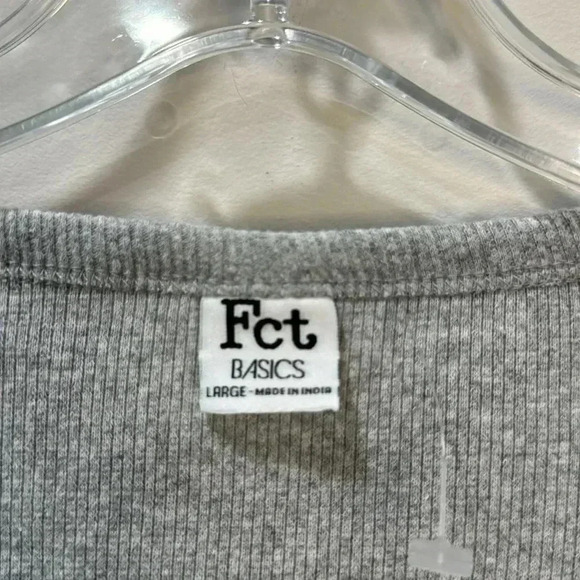 Fct Basics Juniors Long Sleeve Cropped Ribbed Henley Crewneck Size L NWT - Picture 4 of 9